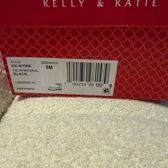 * NEW * NEVER WORN * Kelly & Katie Black and Tan Sandals - Size 8 - Nymie - Picture 3 of 11